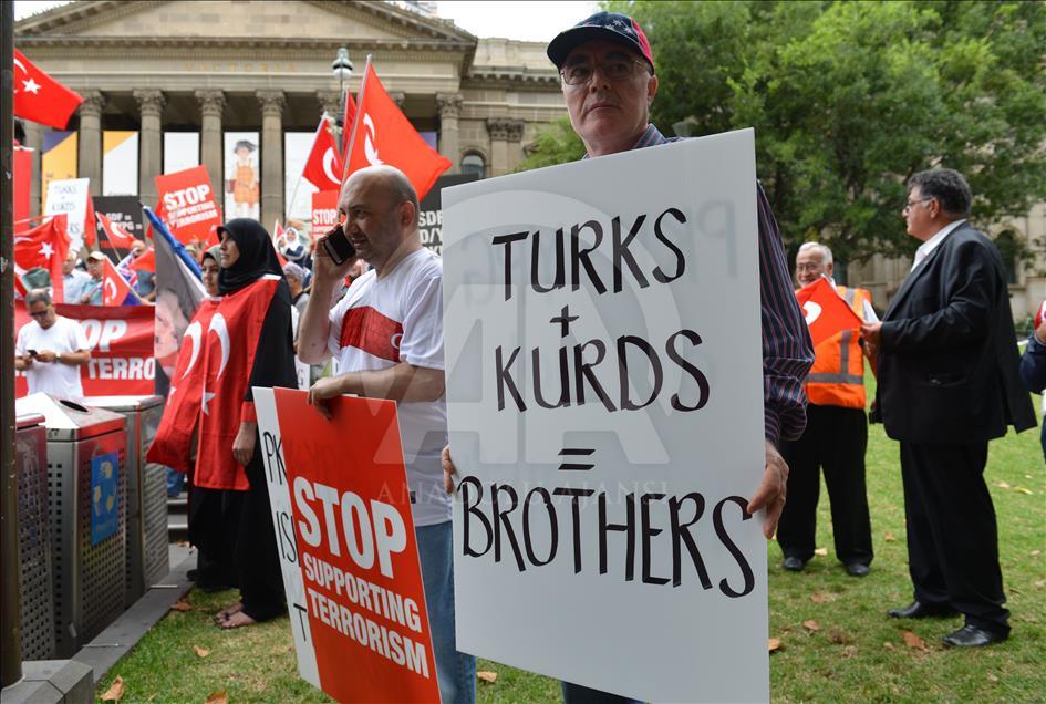 Avustralya’da Türkiye’ye destek gösterisi