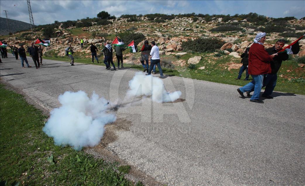 İsrail askerleri, Batı Şeria'daki gösteriye gaz bombasıyla müdahale etti 