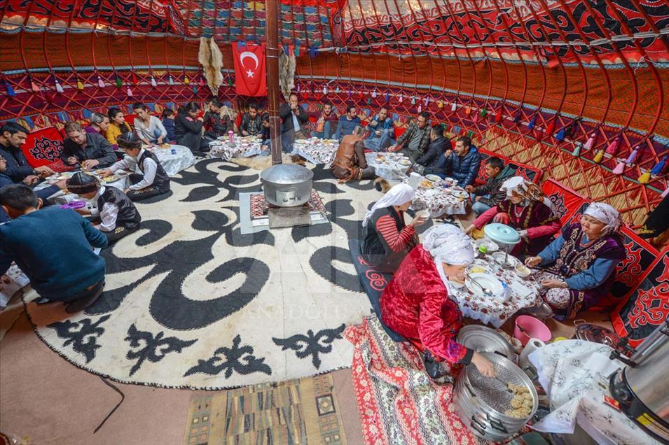 Las tradiciones de los kirguises se mantienen vivas en Turquía