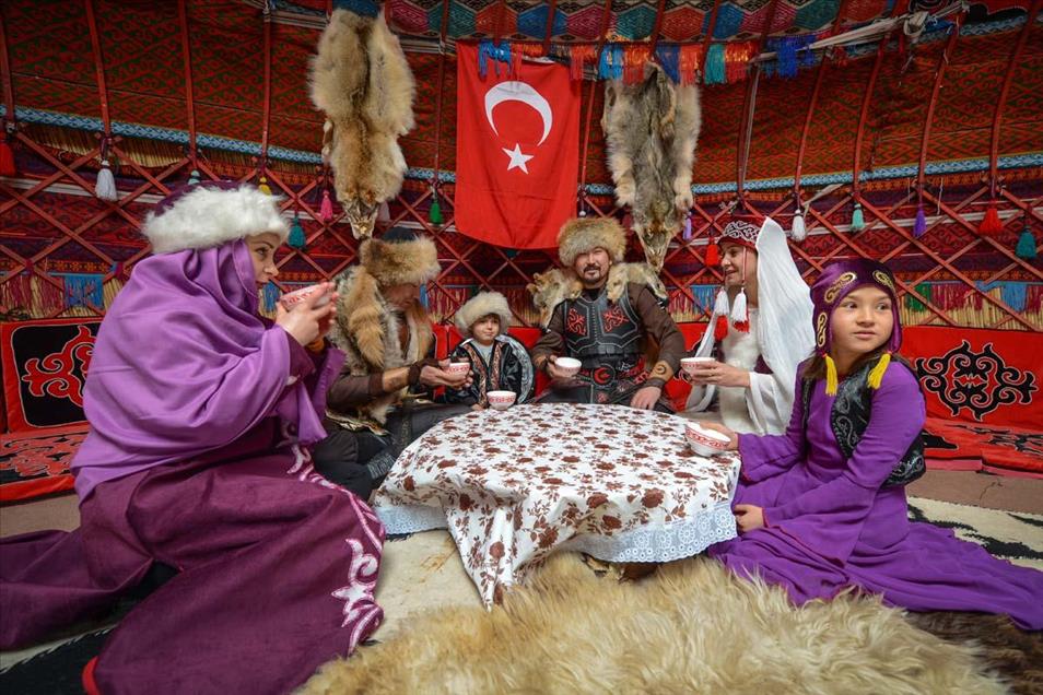 Las tradiciones de los kirguises se mantienen vivas en Turquía