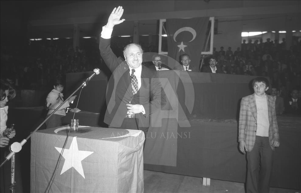 "Dava"ya atılan imza: Erbakan