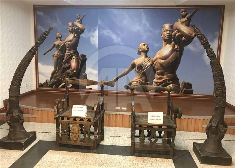 El Monumento al Renacimiento Africano, símbolo de la independencia africana 