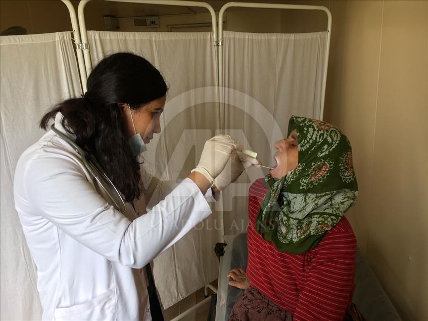 Turkey provides health screening to Syrian civilians