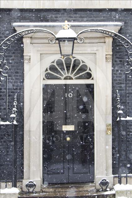 İngiltere'de kar ve soğuk hava  hayatı olumsuz etkiliyor