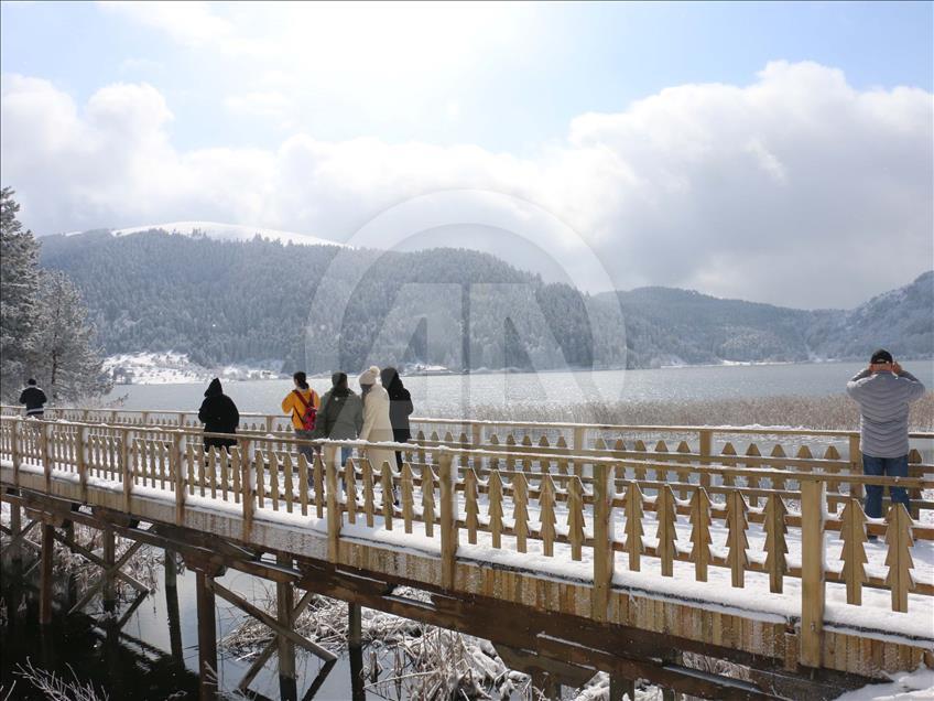 Bolu'da kar yağışı tatil merkezlerini canlandırdı