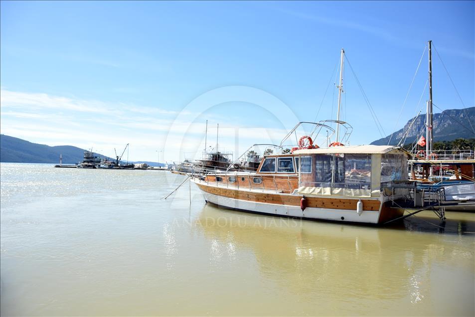Muğla'da Gökova Körfezi'nin rengi değişti