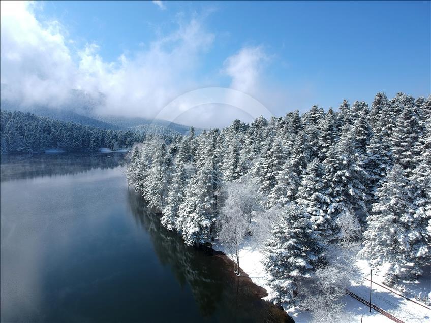 Bolu'da kar yağışı tatil merkezlerini canlandırdı
