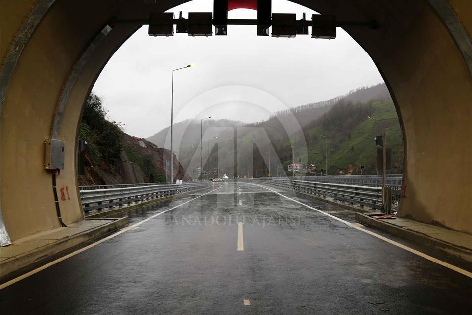 Cankurtaran Tüneli ulaşıma açıldı