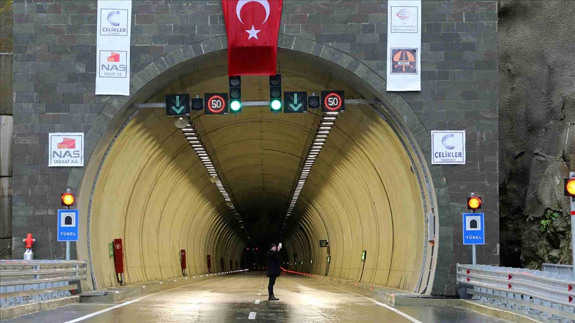 Cankurtaran Tüneli ulaşıma açıldı