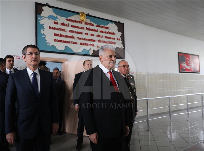 Başbakan Yıldırım, er ve erbaşlarla öğle yemeği yedi