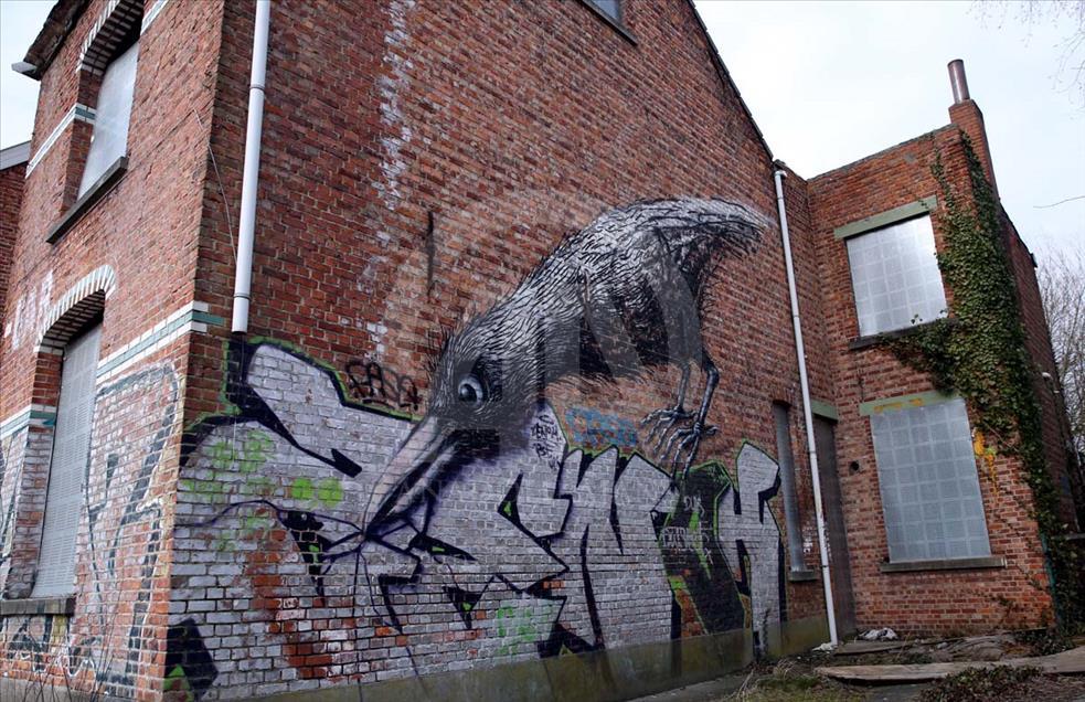 Recorrido por los grafitis de Doel, un pueblo fantasma en Bélgica