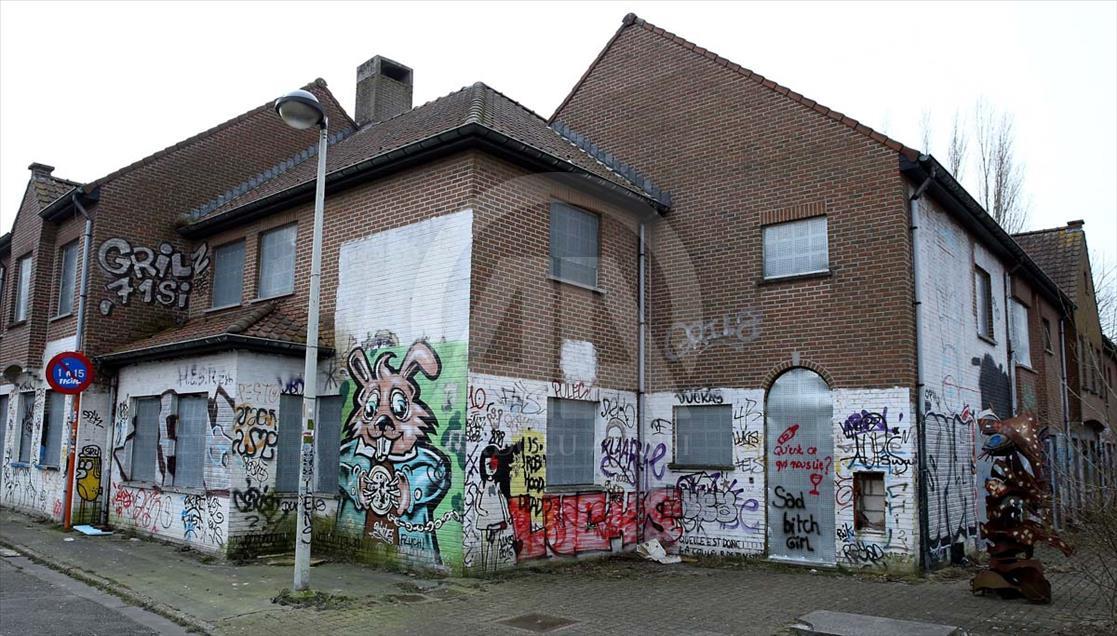 Recorrido por los grafitis de Doel, un pueblo fantasma en Bélgica