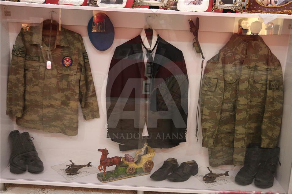 Şehit eşinin hatırasını evinin en güzel köşesinde yaşatıyor