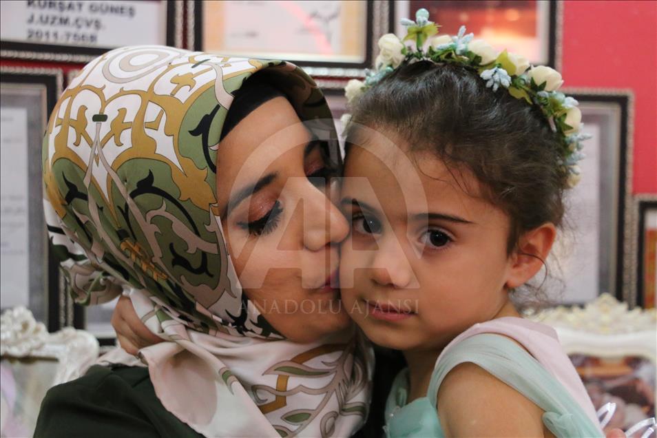 Şehit eşinin hatırasını evinin en güzel köşesinde yaşatıyor
