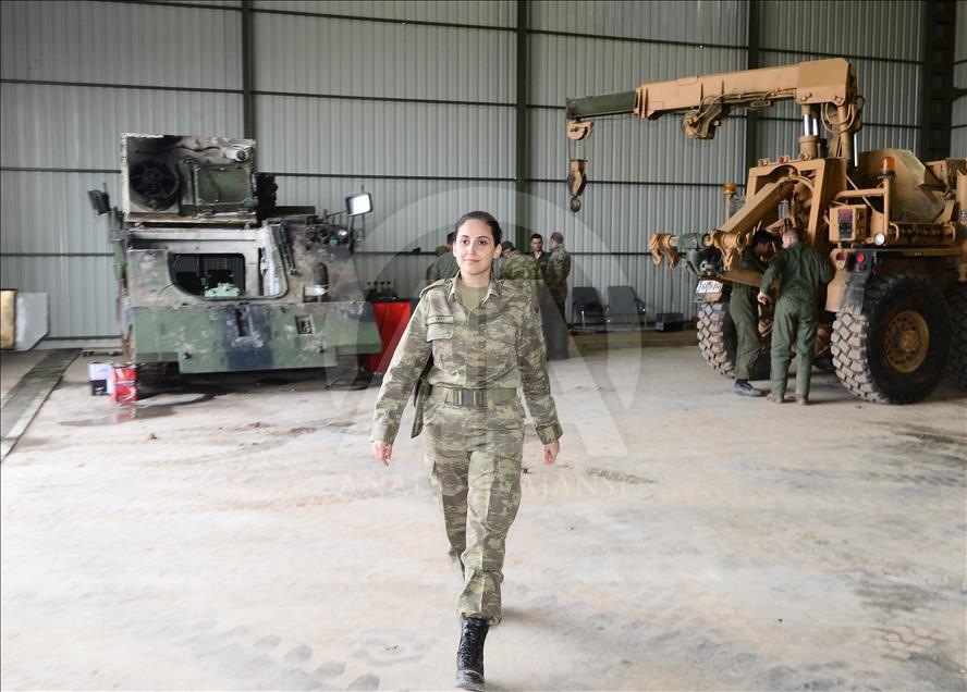 ضابطات الجيش التركي.. مهام فاعلة على جبهة "غصن الزيتون" 
