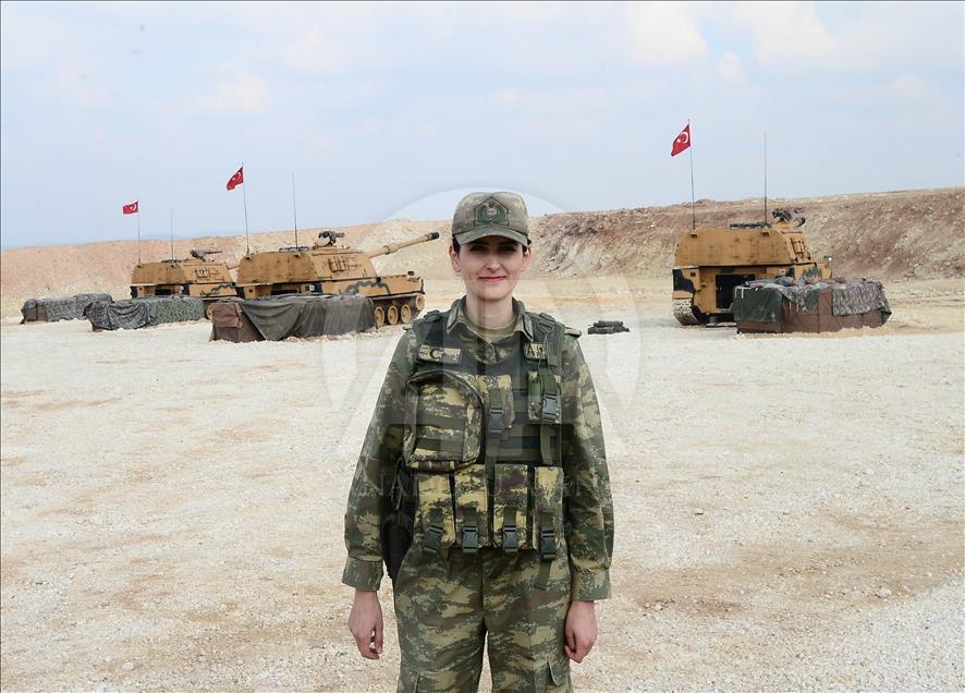 ضابطات الجيش التركي.. مهام فاعلة على جبهة "غصن الزيتون" 
