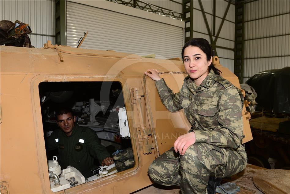 "Zeytin Dalı"nın kadın subayları
 