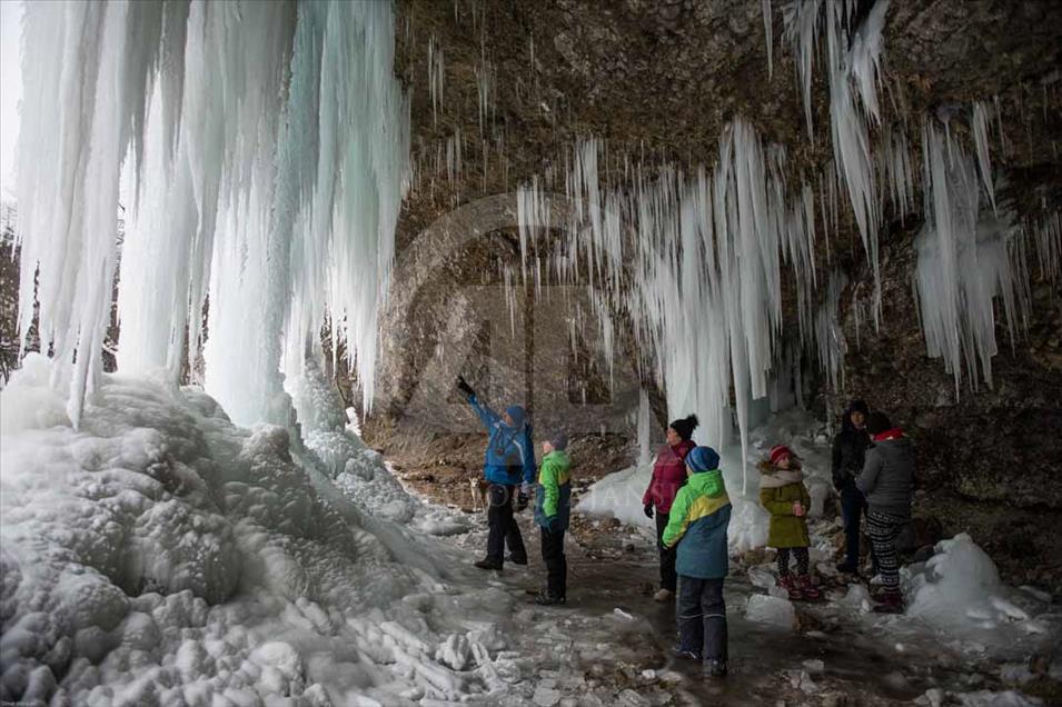 Siklava Skala: la famosa cascada eslovaca se congela durante el invierno