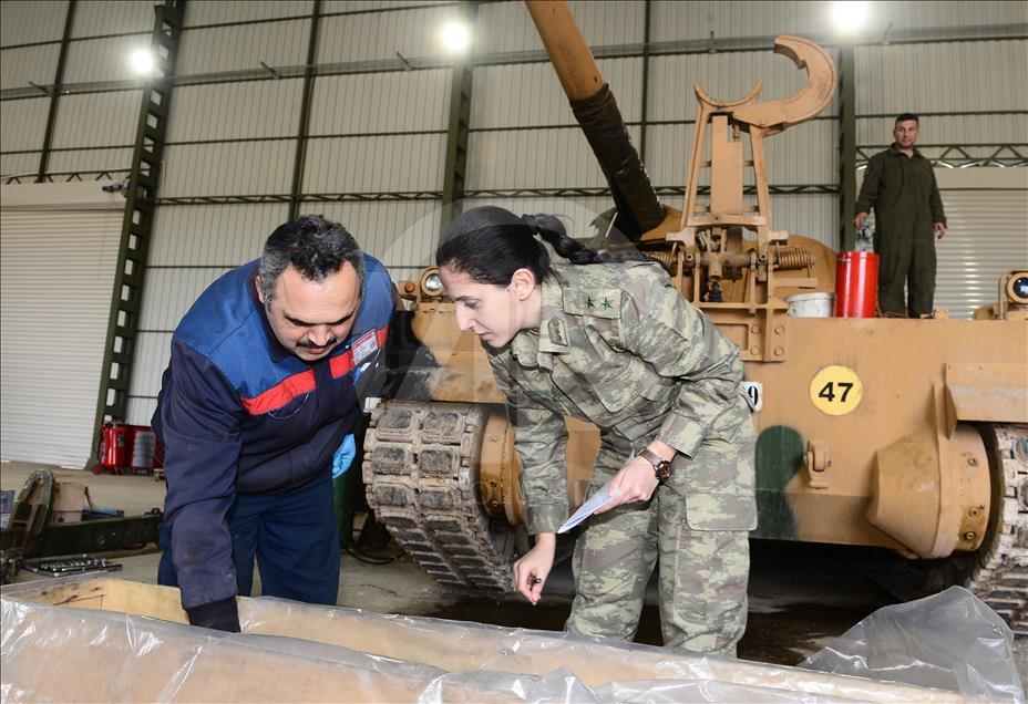 ضابطات الجيش التركي.. مهام فاعلة على جبهة "غصن الزيتون" 
