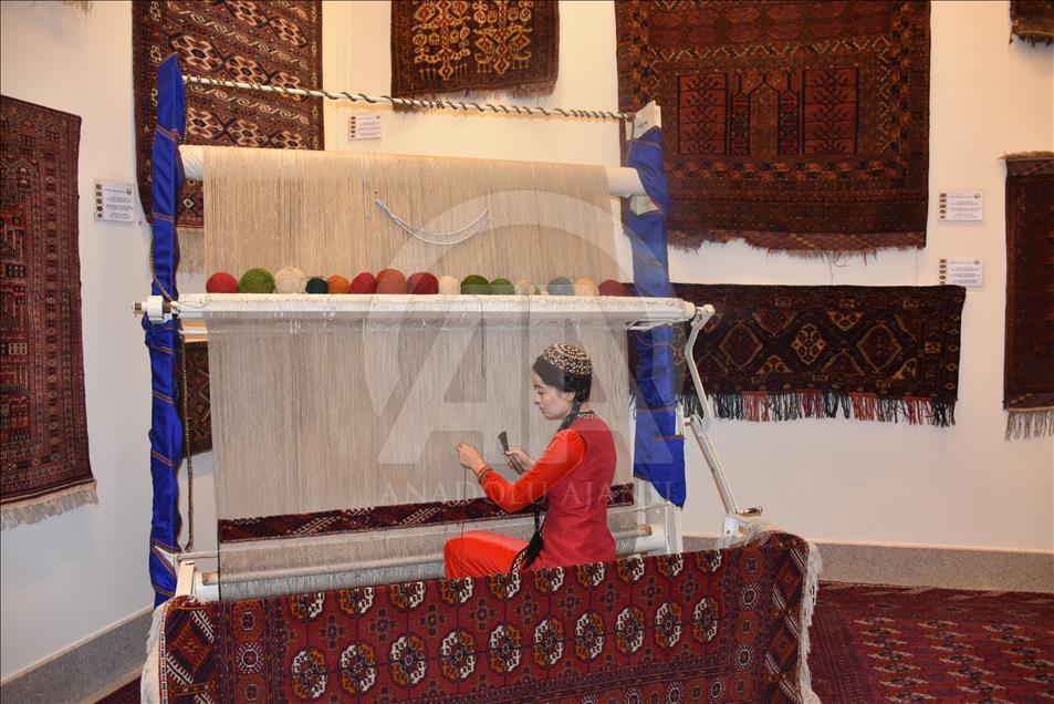 Zarafetin halıya dokunduğu ülke: Türkmenistan