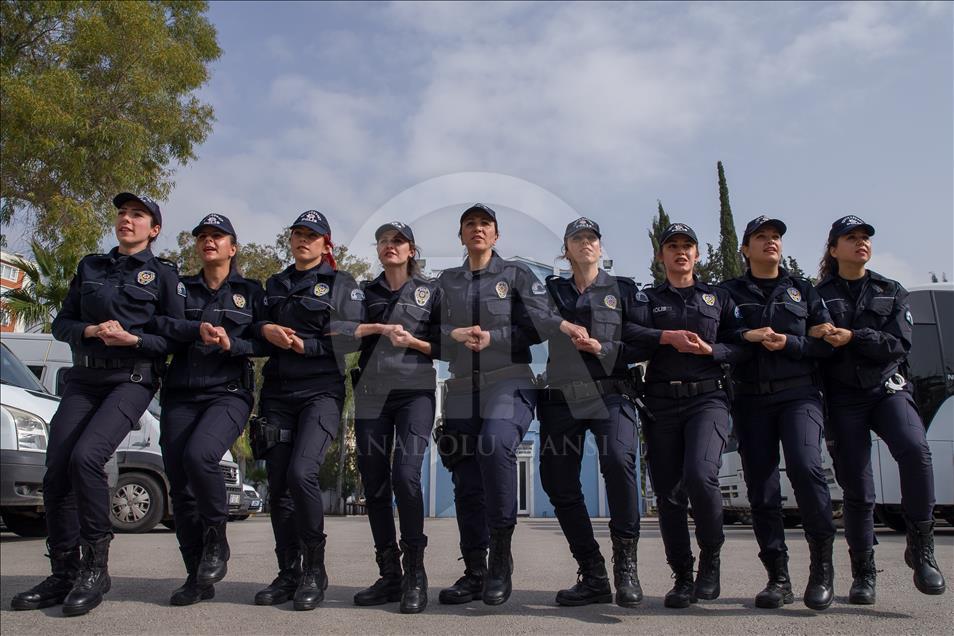 "Çevik" kadınların önceliği vatan