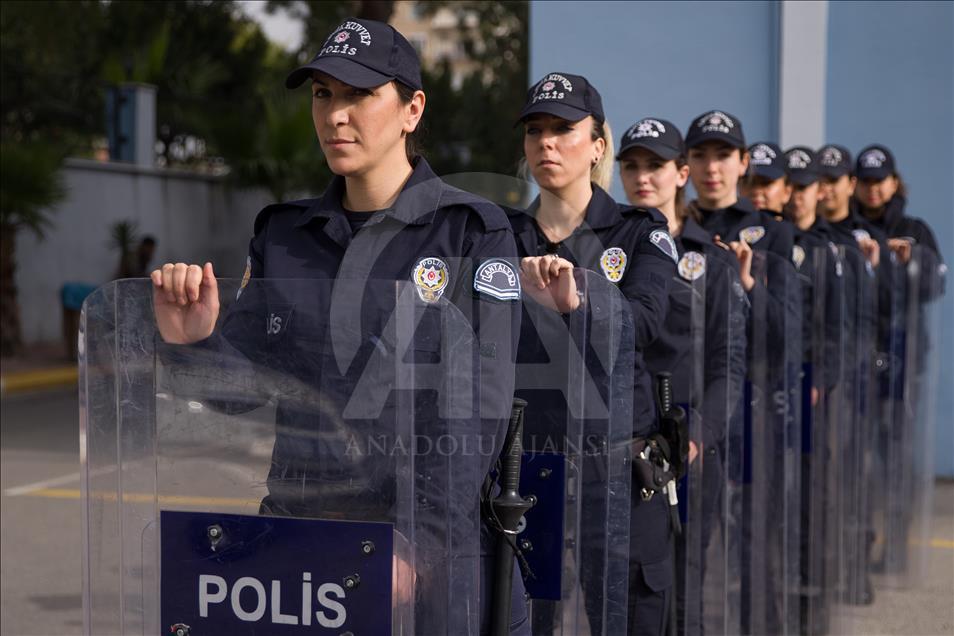 "Çevik" kadınların önceliği vatan