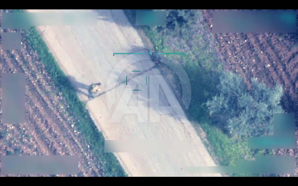 Afrin, un drone turc film l'explosion d'une mine dissimulée par les terroristes au passage de civils