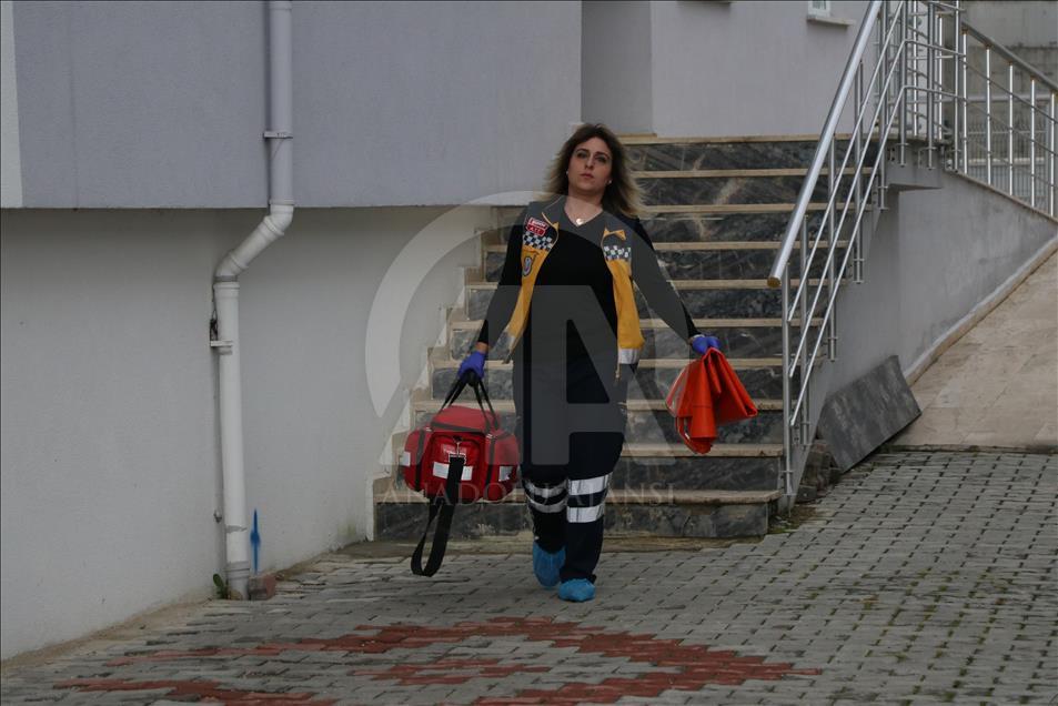 Kadın sağlık çalışanlarının zamanla yarışı
