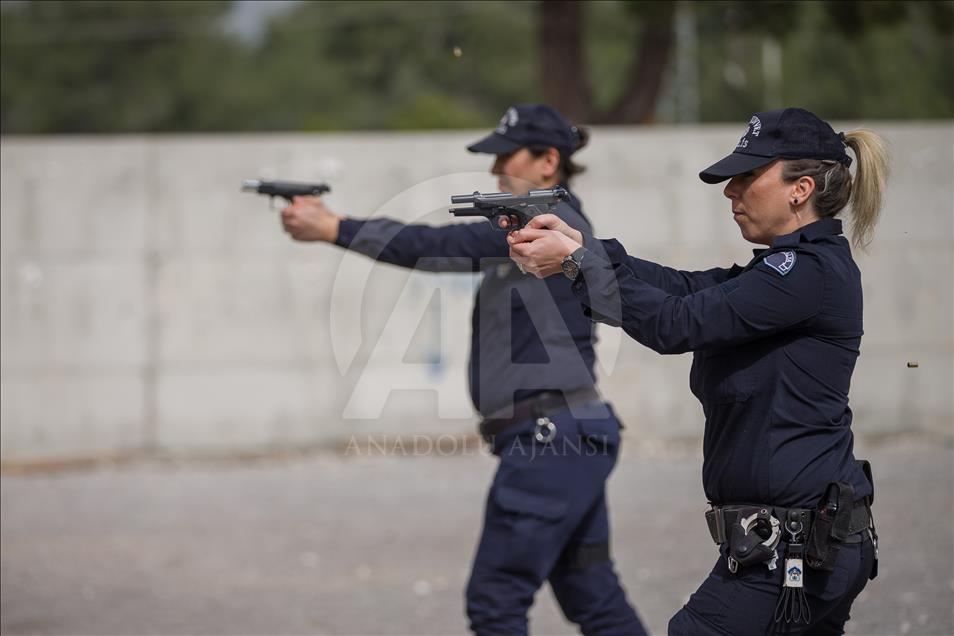 "Çevik" kadınların önceliği vatan