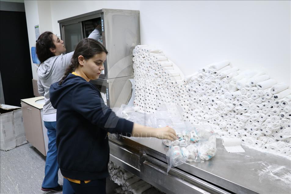 Kadın sağlık çalışanlarının zamanla yarışı