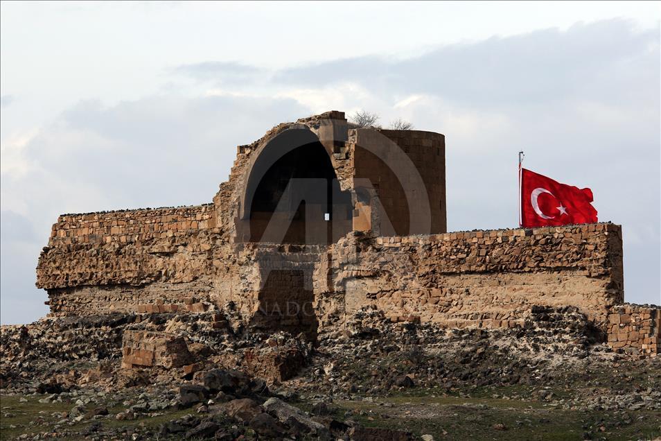 Turistlerin gözdesi "Ani" her mevsim ayrı güzel