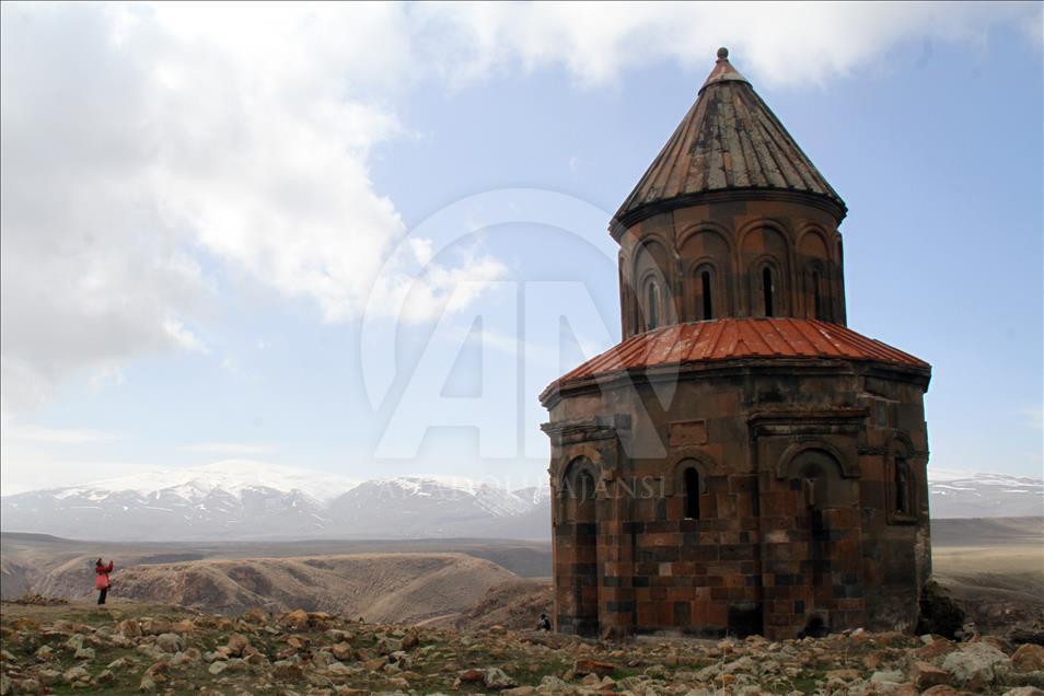 Turistlerin gözdesi "Ani" her mevsim ayrı güzel