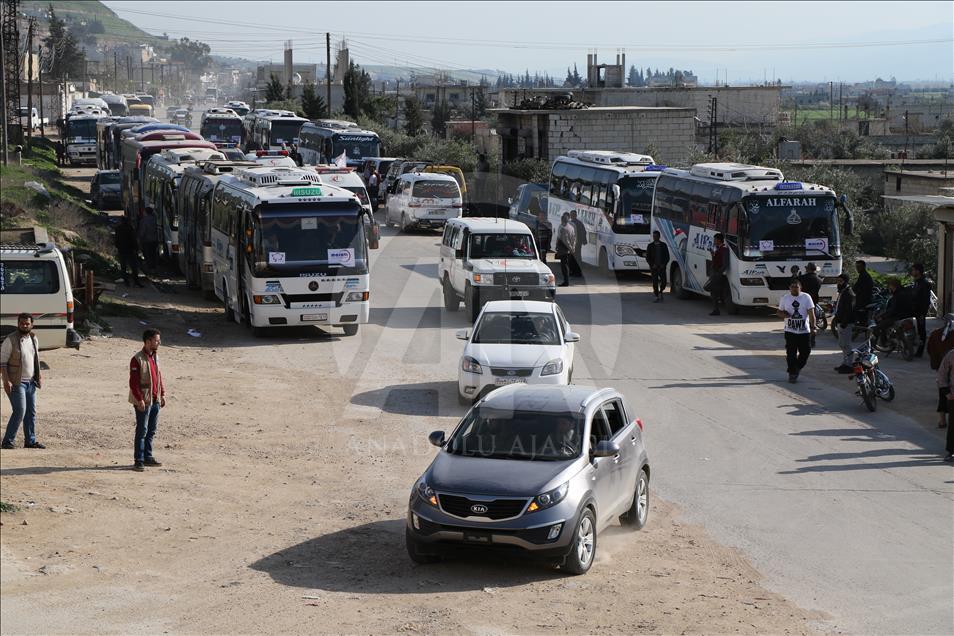 С юга Дамаска эвакуировано 1055 человек
