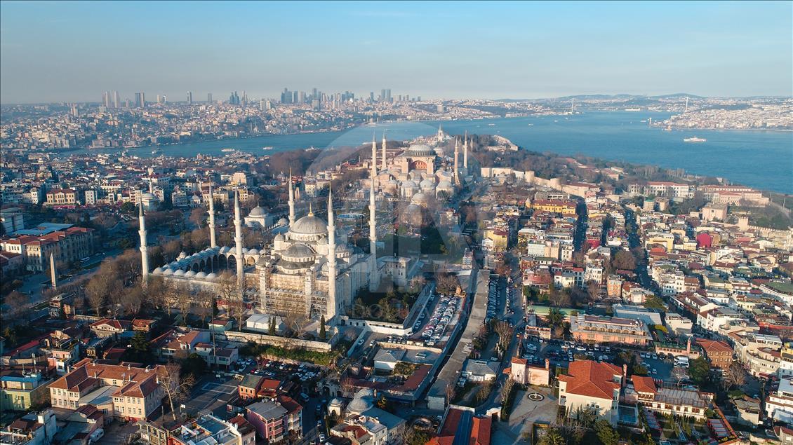 Fotografitë nga droni shfaqin margaritarët e Stambollit, Xhaminë e Kaltër dhe Aja Sofinë
