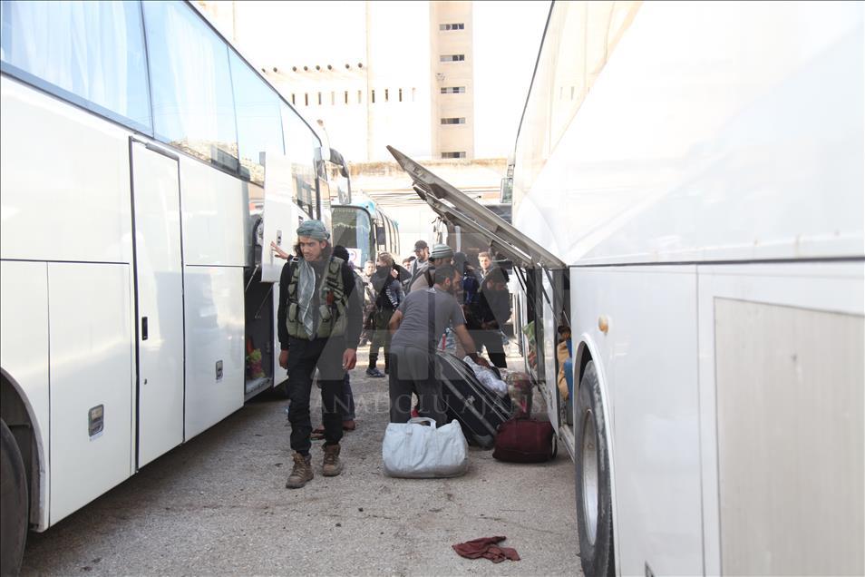 С юга Дамаска эвакуировано 1055 человек