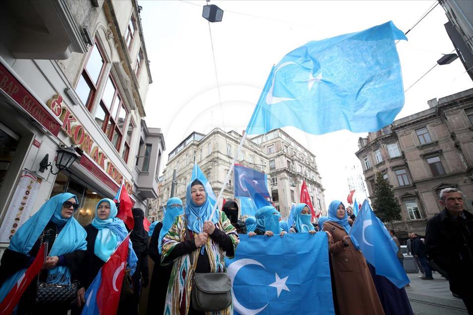 Mujeres del Turquestán Oriental lideran protesta contra el Gobierno chino en Estambul