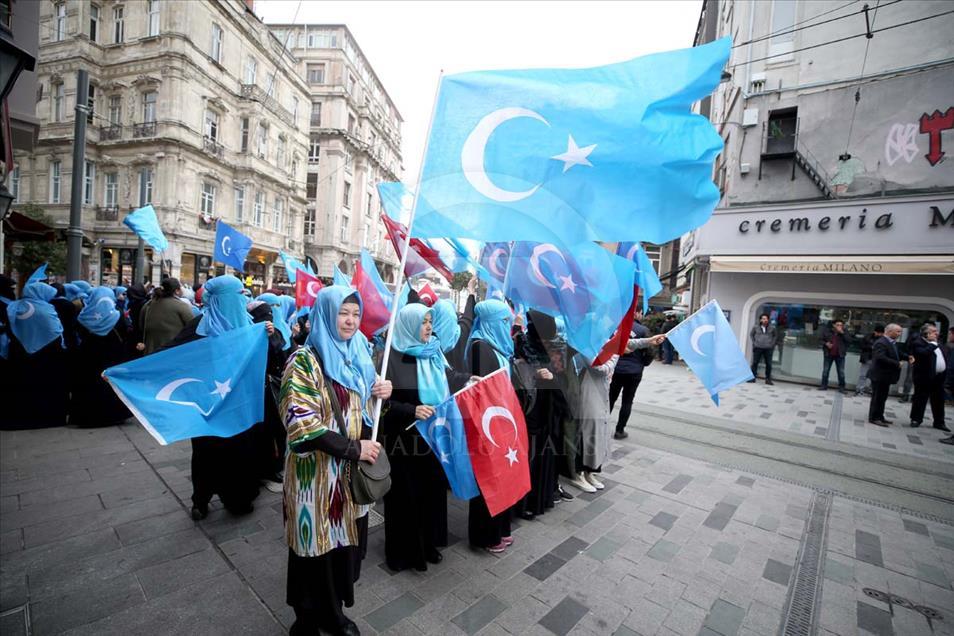 Mujeres del Turquestán Oriental lideran protesta contra el Gobierno chino en Estambul