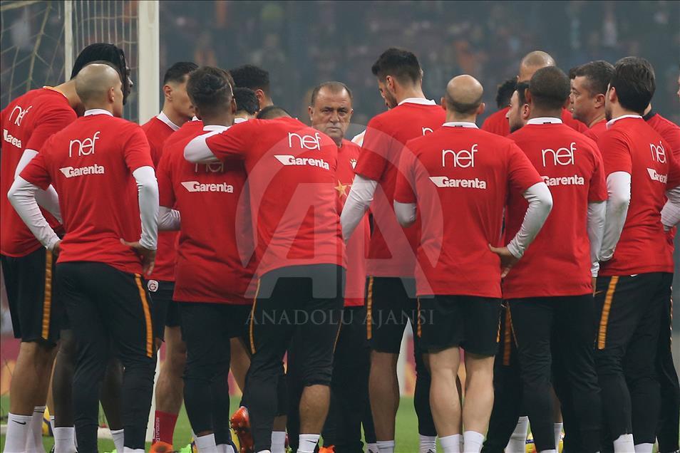 Galatasaray antrenmanı taraftarlara açıldı