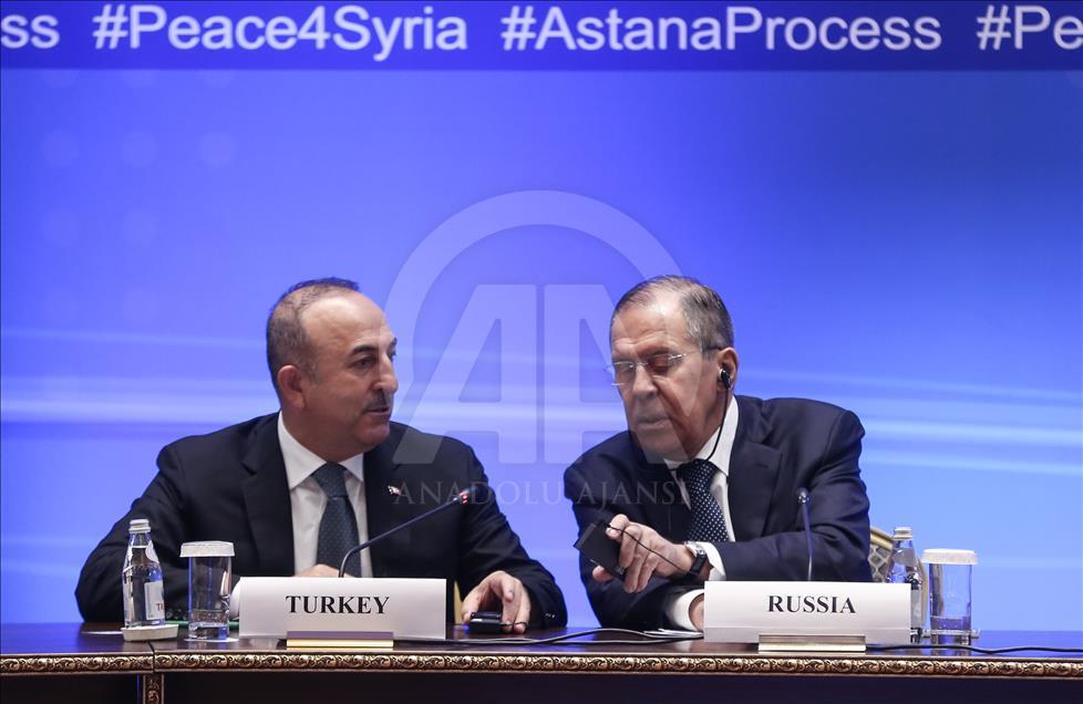 نشست خبری مشترک وزرای امور خارجه ترکیه، روسیه و ایران در آستانه
