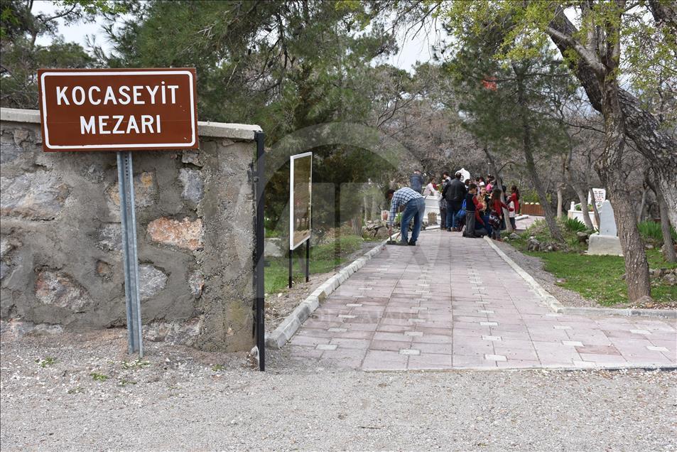 "Koca Seyit" anıt ve mezarına ziyaretçi akını