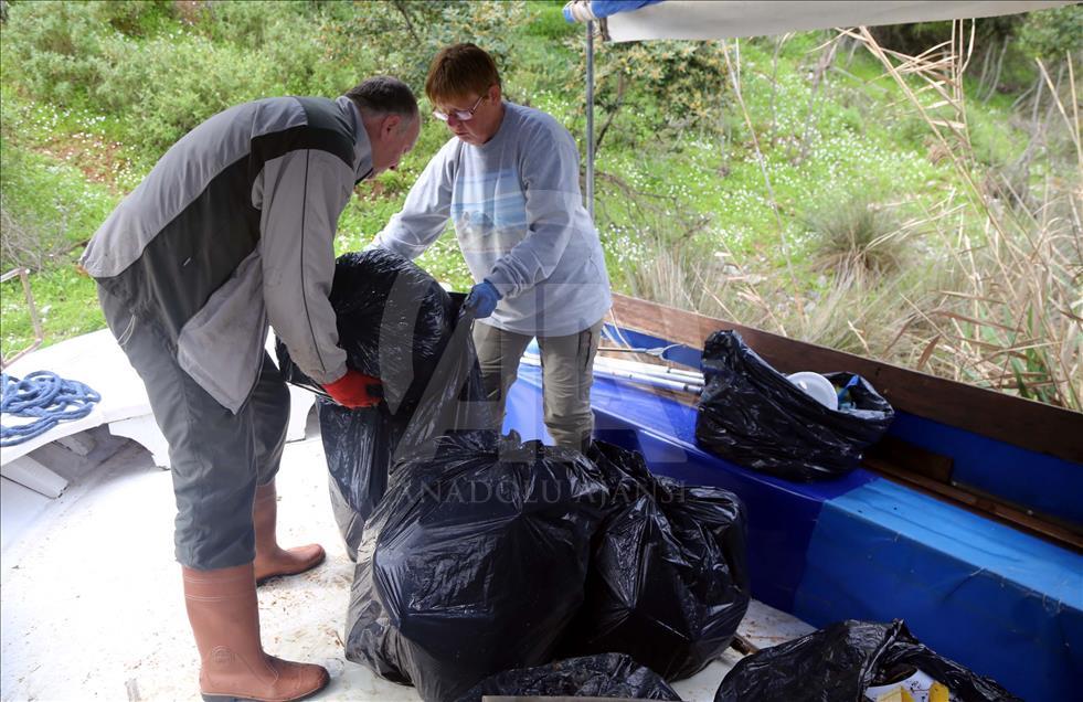 Yerleşik yabancılar 5 yıldır Dalyan Kanalı'nı temizliyor