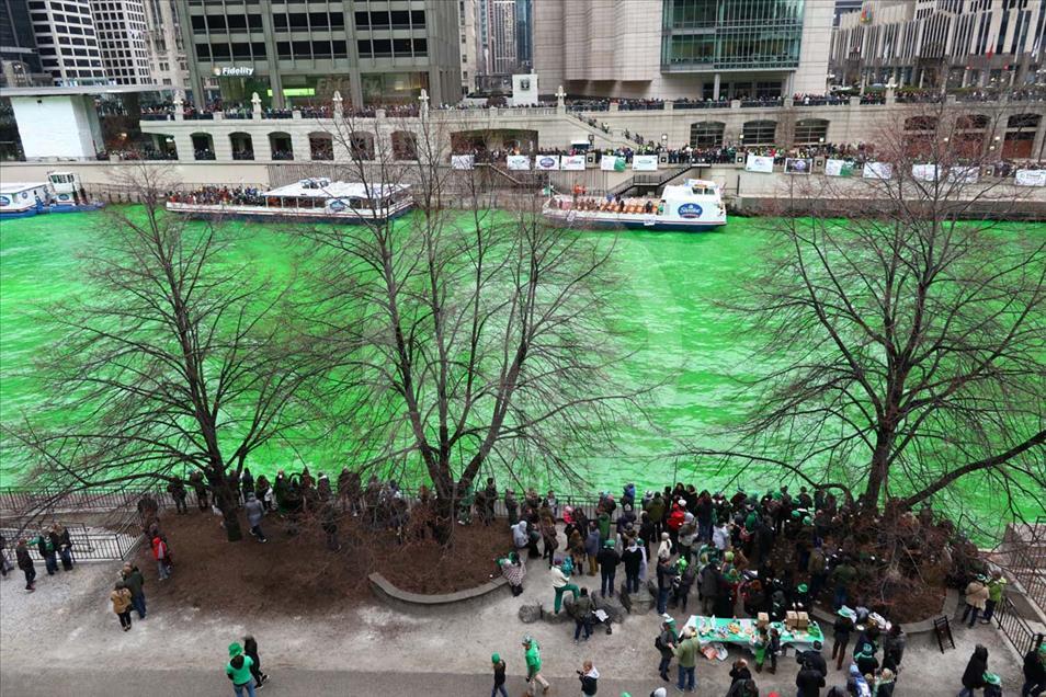 Chicago tiñe su río de verde para celebrar el Día de San Patricio