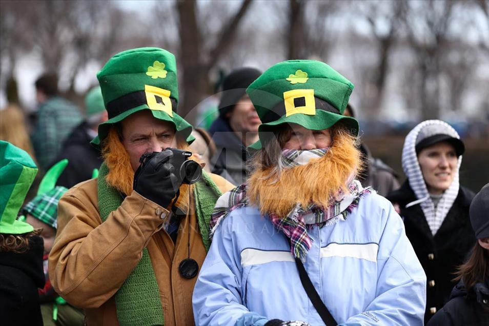 Chicago tiñe su río de verde para celebrar el Día de San Patricio