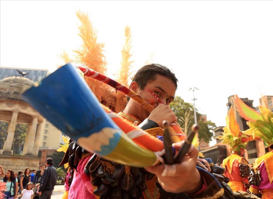 Así fue el desfile inaugural del Festival Iberoamericano de Teatro de Bogotá
