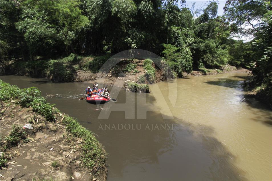 Kehidupan di bantaran Sungai Citarum