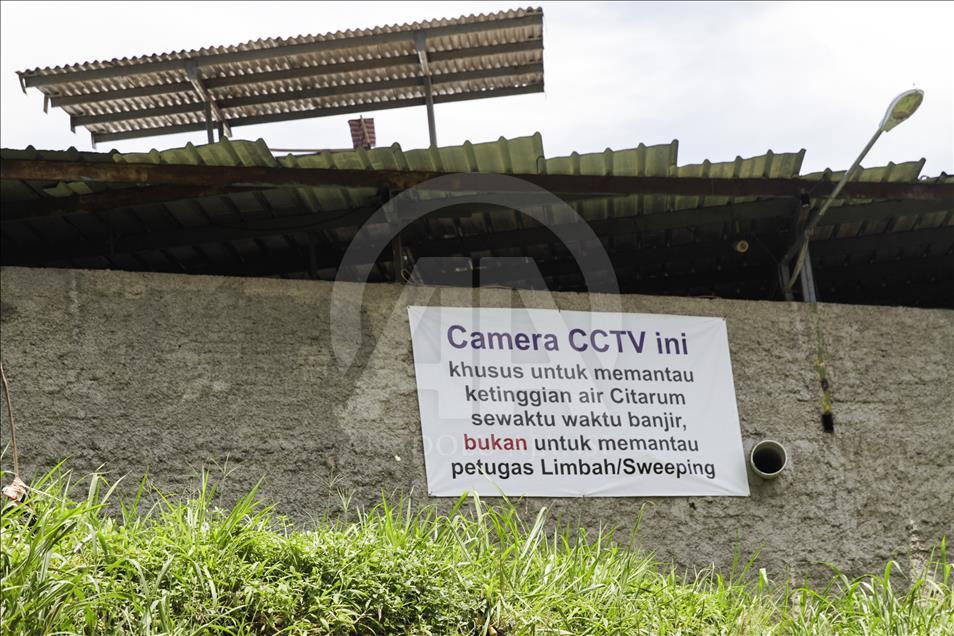 Kehidupan di bantaran Sungai Citarum