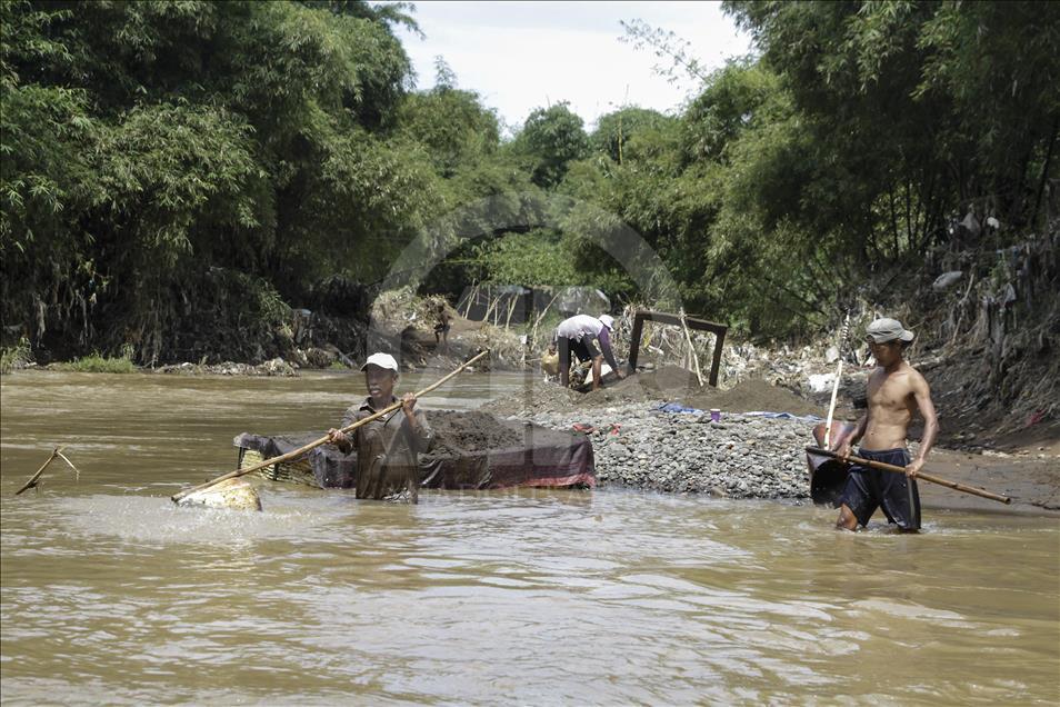 Kehidupan di bantaran Sungai Citarum