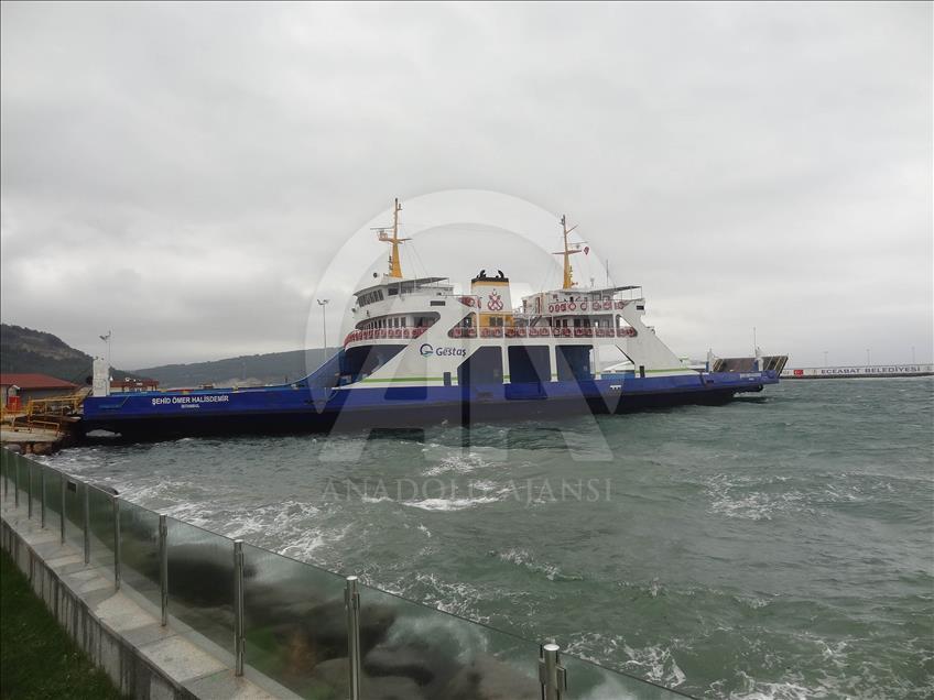 Kuzey Ege'de deniz ulaşımına fırtına engeli