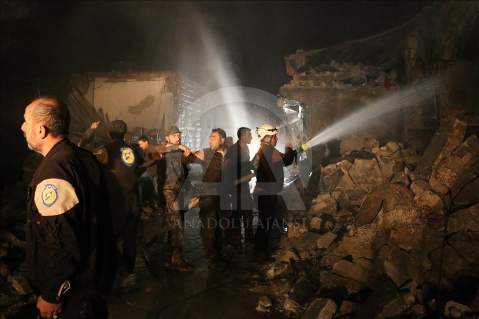 حمله هوایی به بازاری در ادلب 28 کشته بر جا گذاشت