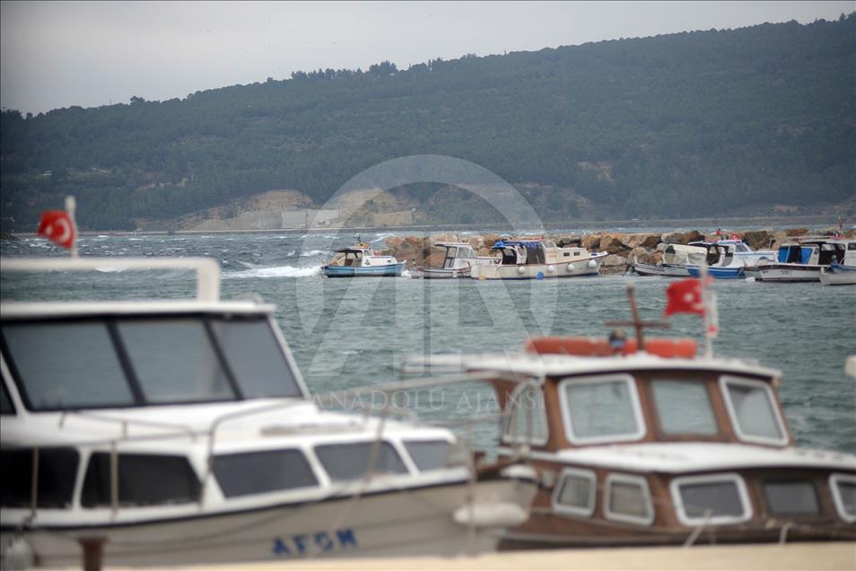 Kuzey Ege'de deniz ulaşımına fırtına engeli